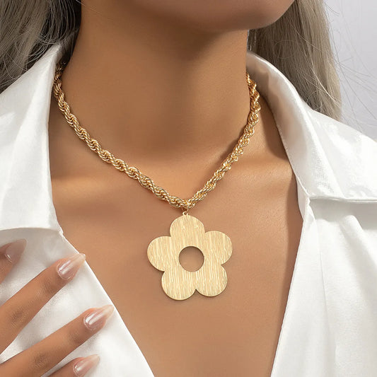 Lady Flower Alloy Plating 14k Gold Plated Women'S Pendant Necklace