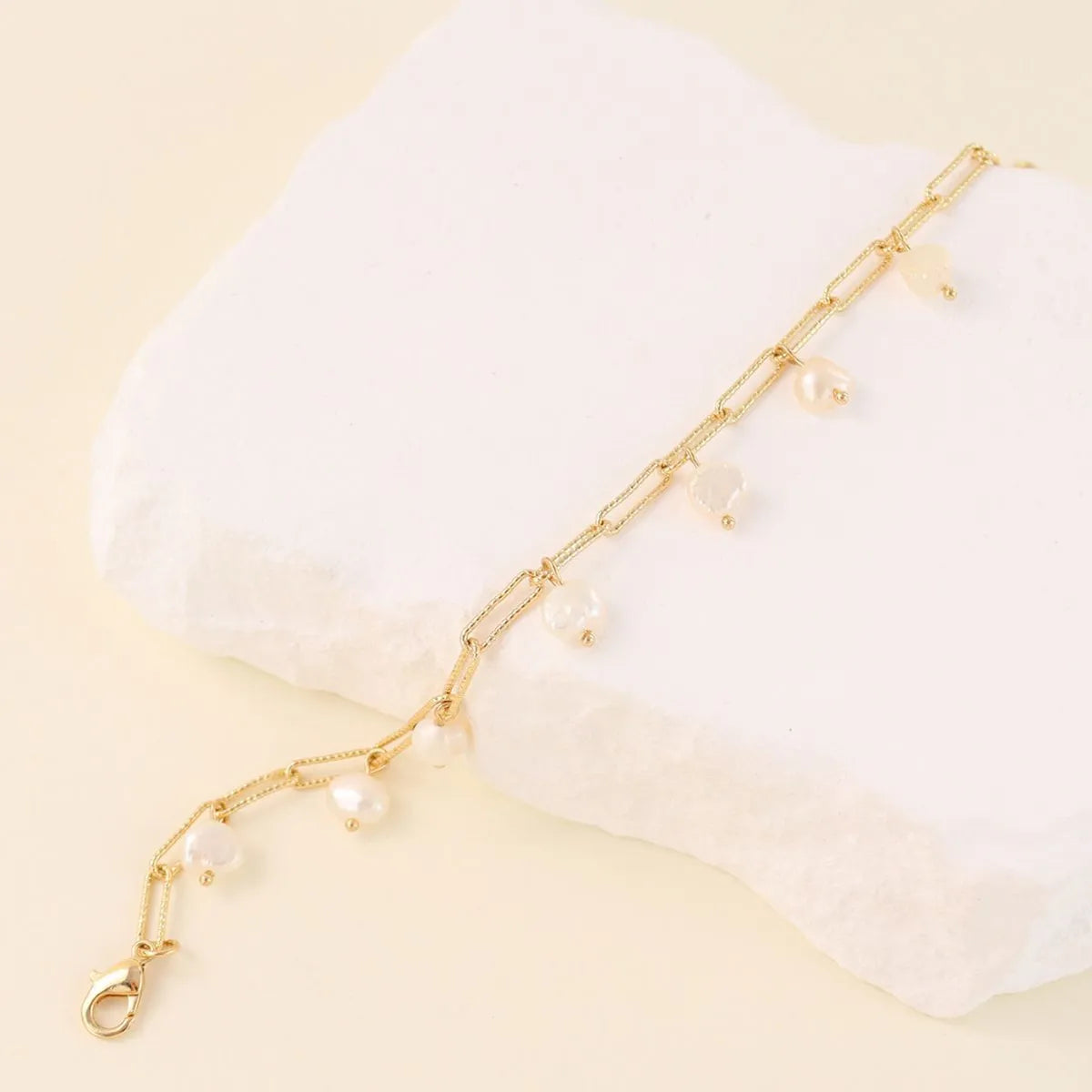 Lady Geometric Freshwater Pearl Necklace