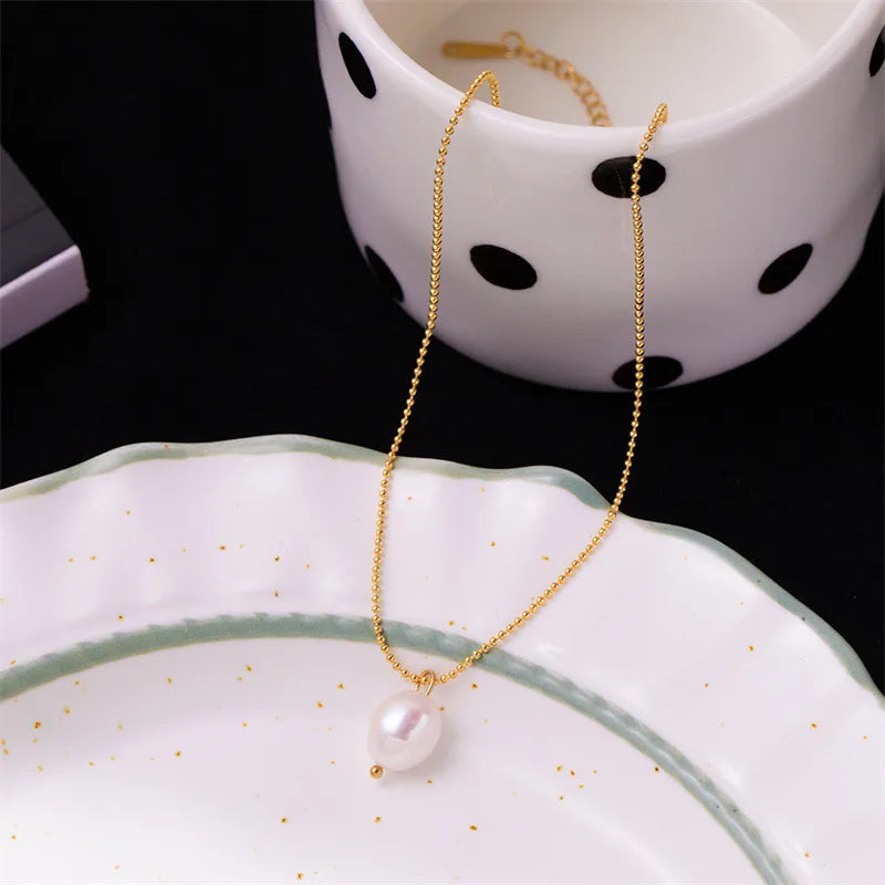 Lady Geometric Imitation Pearl Titanium Steel Pendant Necklace