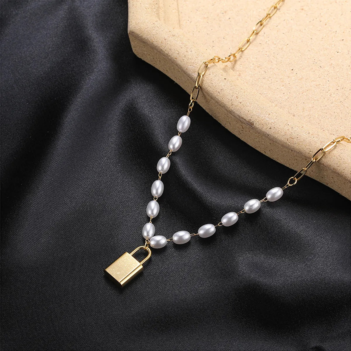 Lady Heart Shape Stainless Steel Artificial Pearl Pendant Necklace