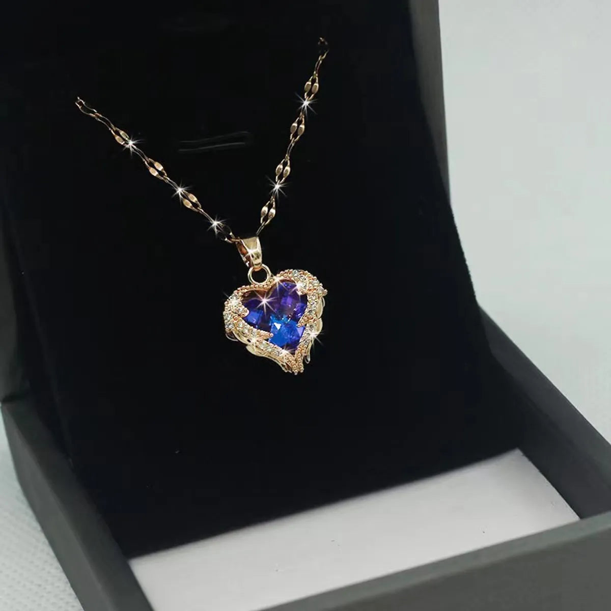 Titanium Steel Lady Inlay Heart Shape Artificial Gemstones Pendant Necklace