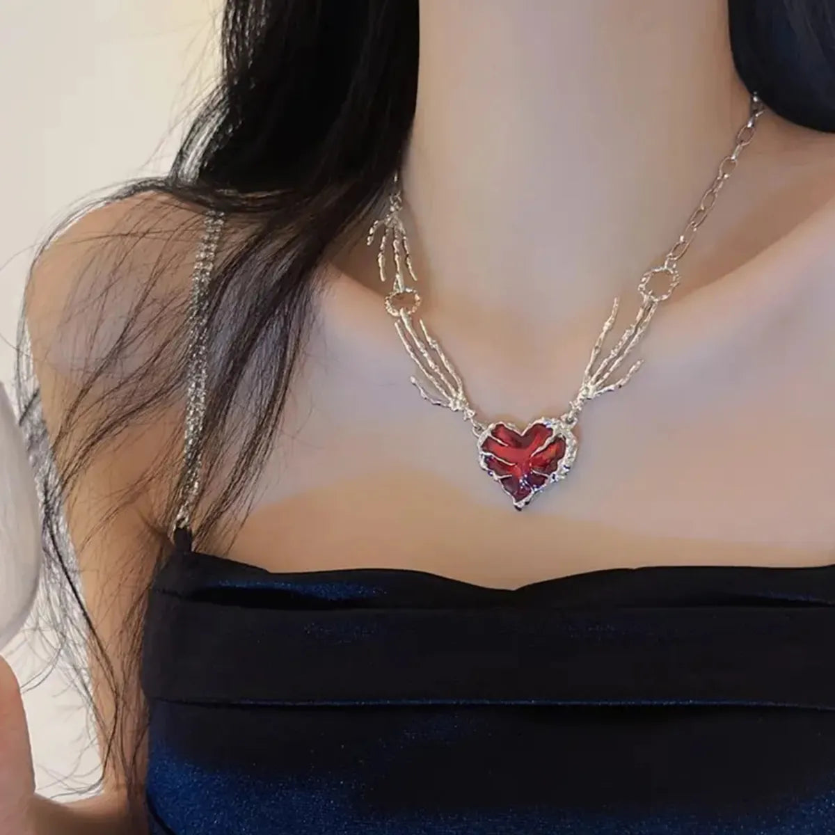 Lady Modern Style Heart Shape Alloy Inlay Zircon Women's Pendant Necklace