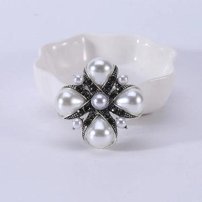 Lady Pearl Alloy Inlay Rhinestones Women'S Brooches