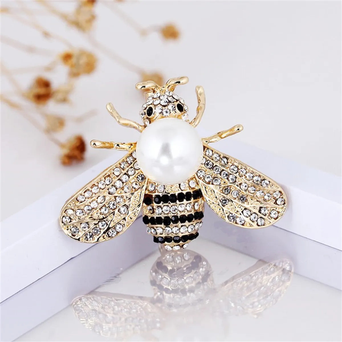 Lady Streetwear Bee Alloy Inlay Rhinestones Women'S Brooches