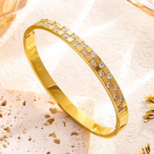 Luxurious Classic Style Solid Color Titanium Steel 18K Gold Plated Zircon Bangle In Bulk