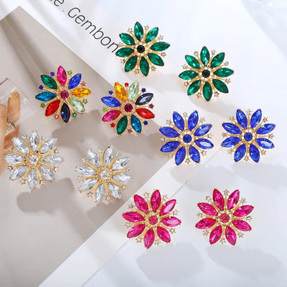 Luxurious Flower Alloy Inlay Rhinestones Gold Plated Women'S Ear Studs