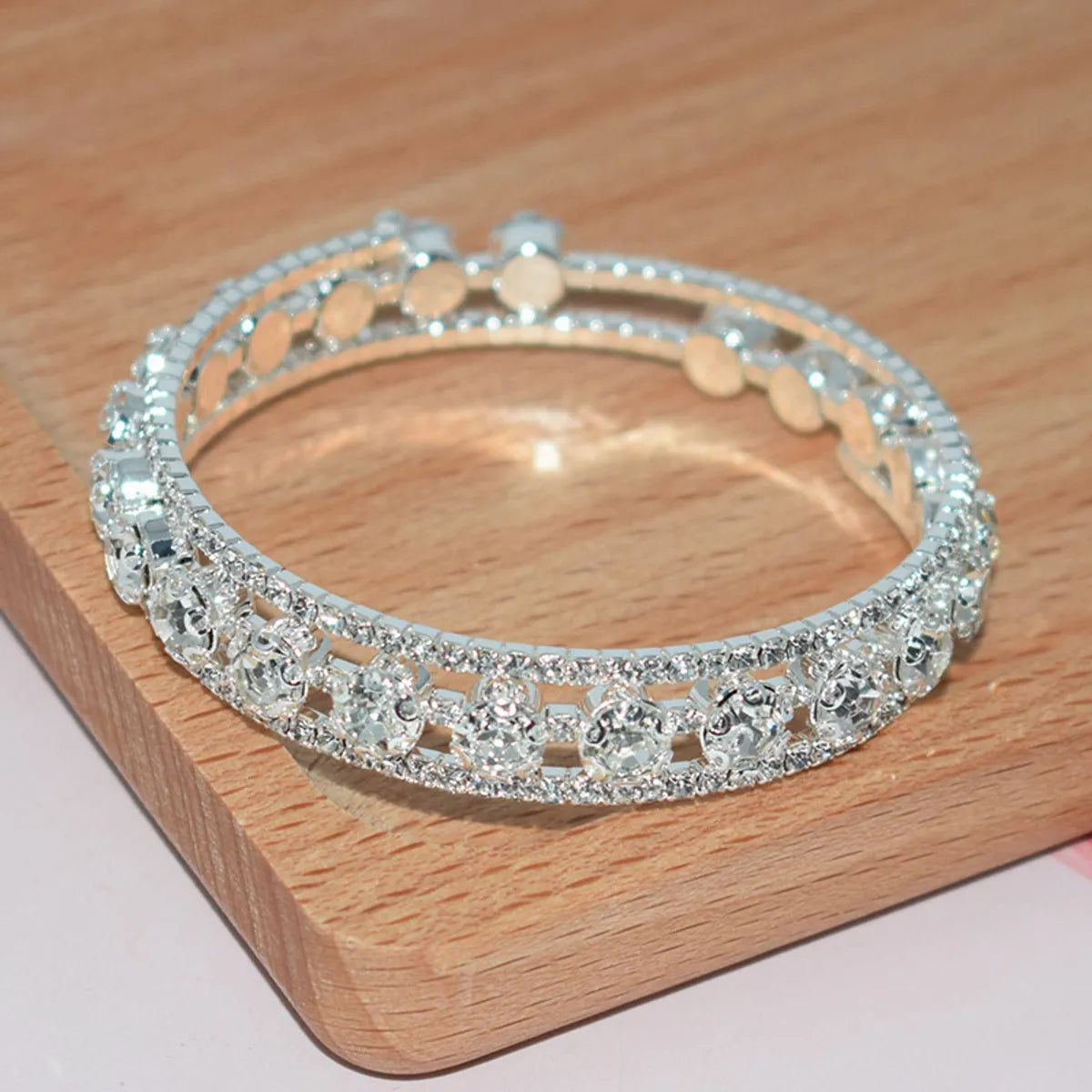 Luxurious Geometric Rhinestone Women's Bangle