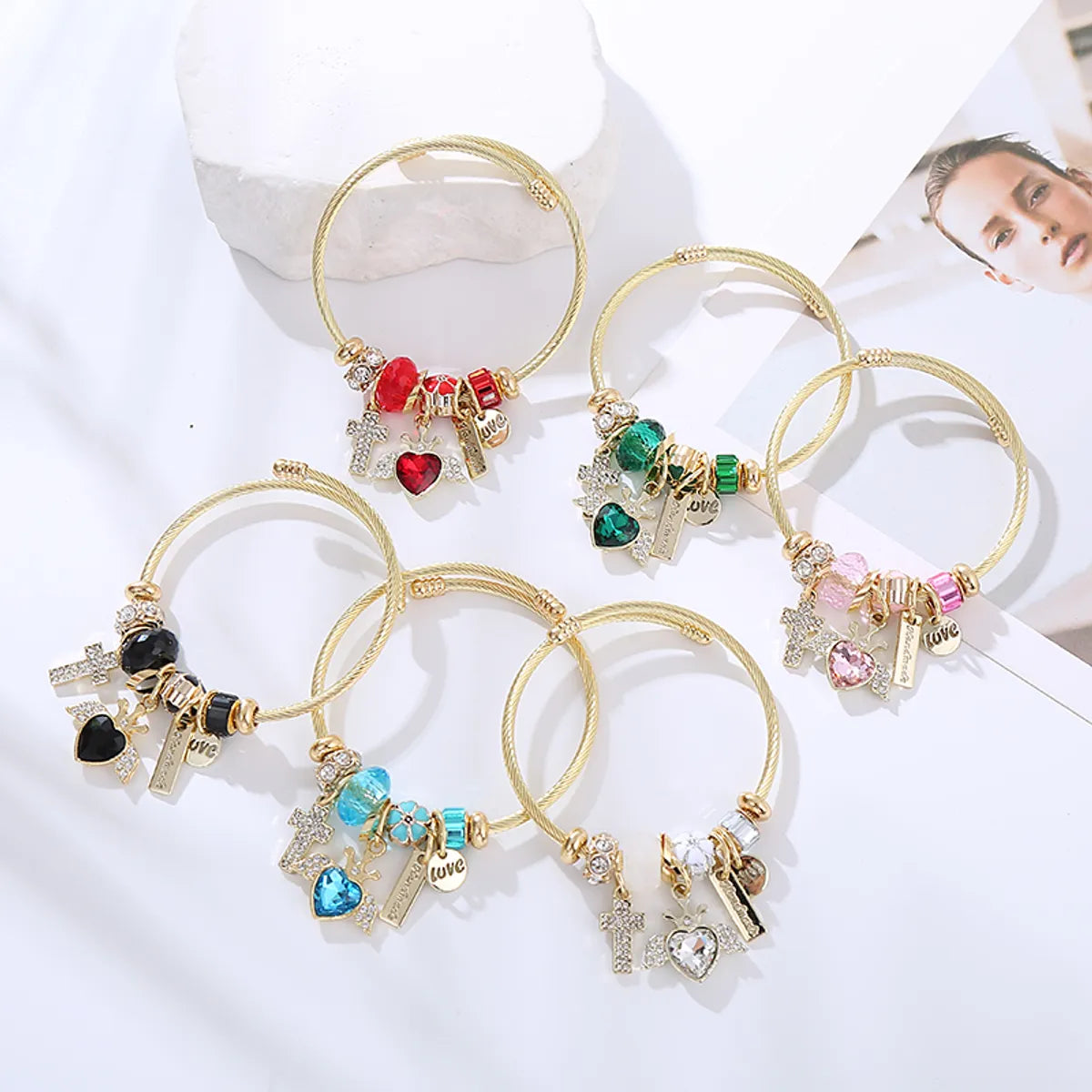 Luxurious Heart Shape Gold Plated Rhinestones Glass 304 Stainless Steel Alloy Wholesale Bangle