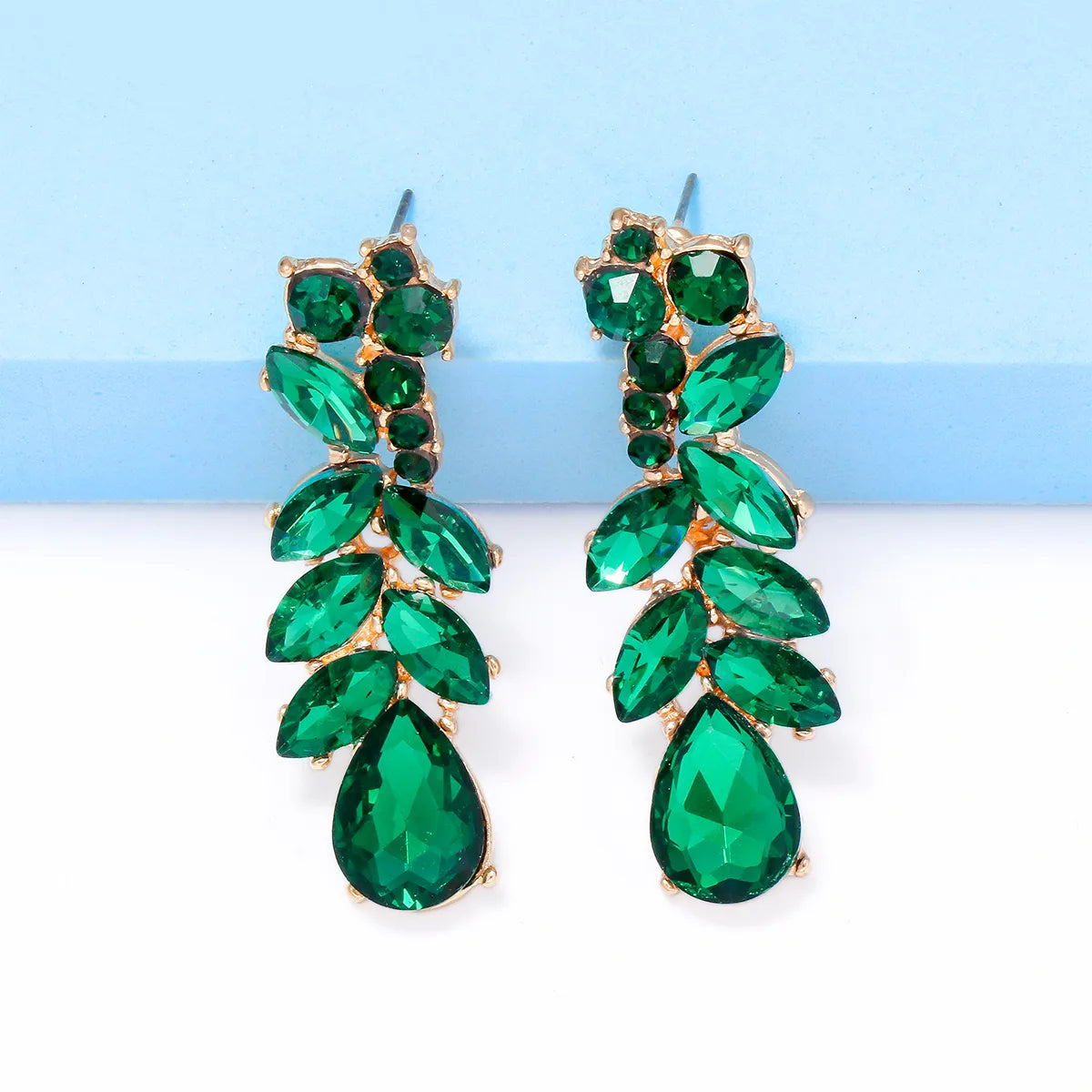 Luxurious Lady Streetwear Leaf Alloy Inlay Glass Stone Women'S Drop Earrings