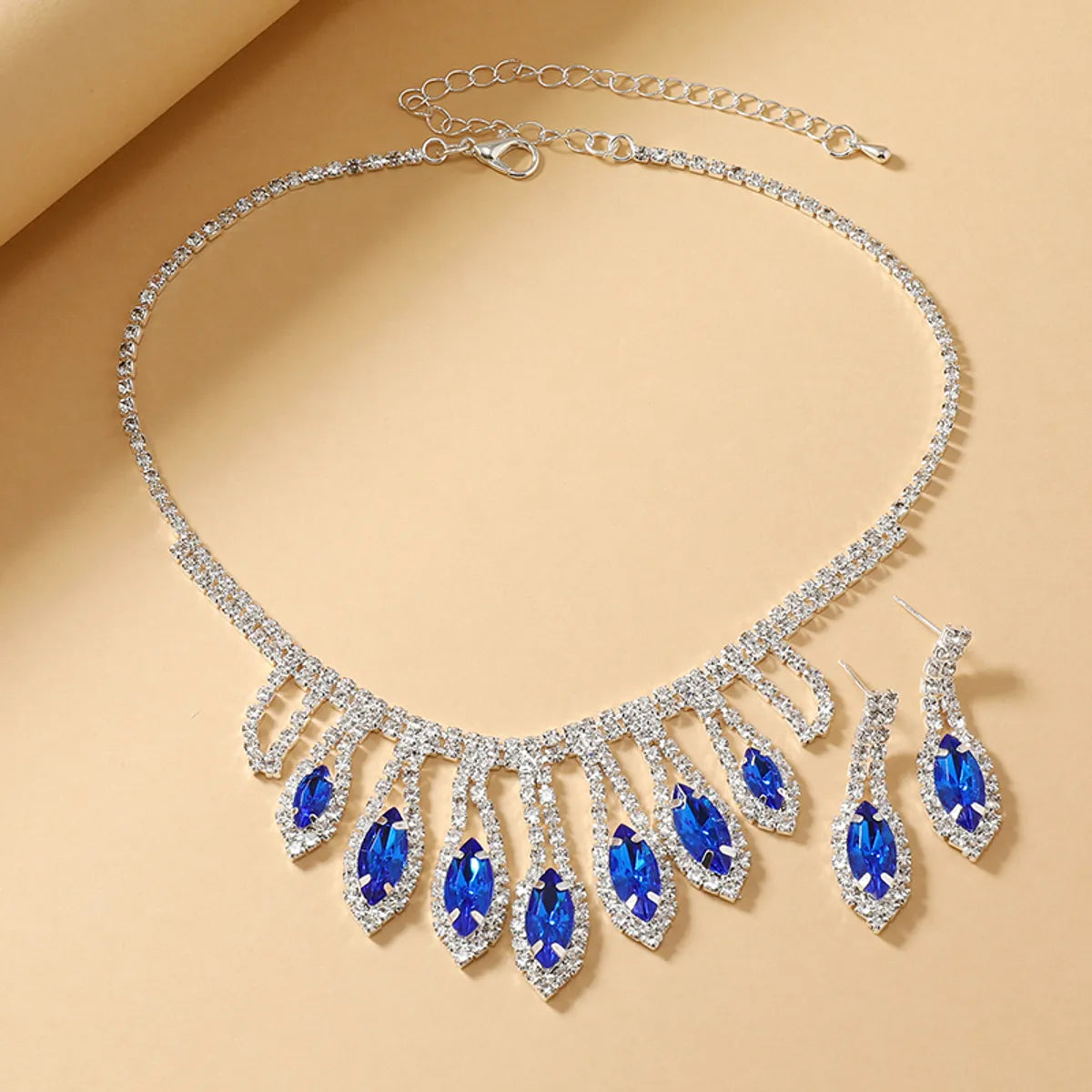 Luxurious Queen Solid Color Alloy Plating Inlay Rhinestones Silver Plated Women'S Jewelry Set