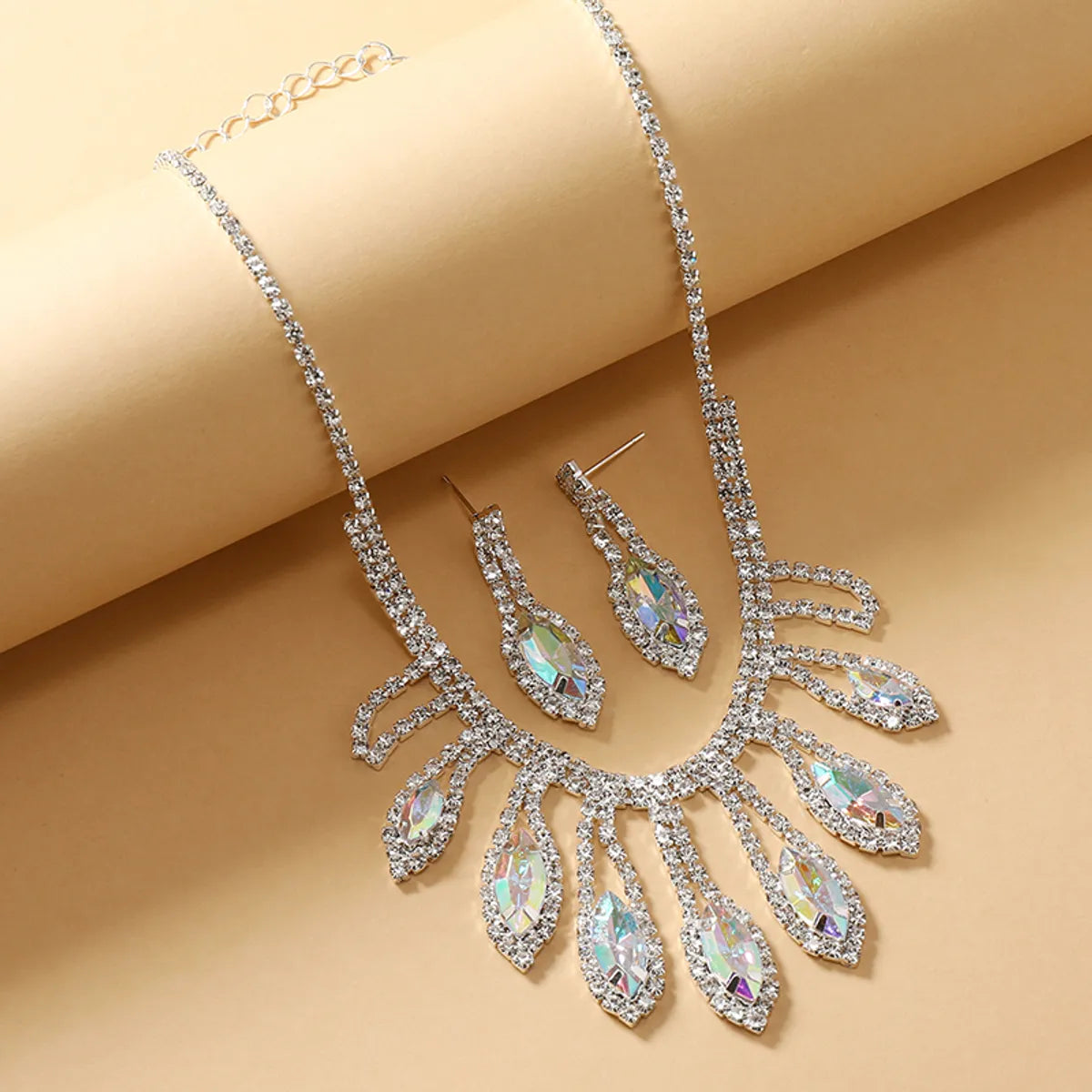 Luxurious Queen Solid Color Alloy Plating Inlay Rhinestones Silver Plated Women'S Jewelry Set