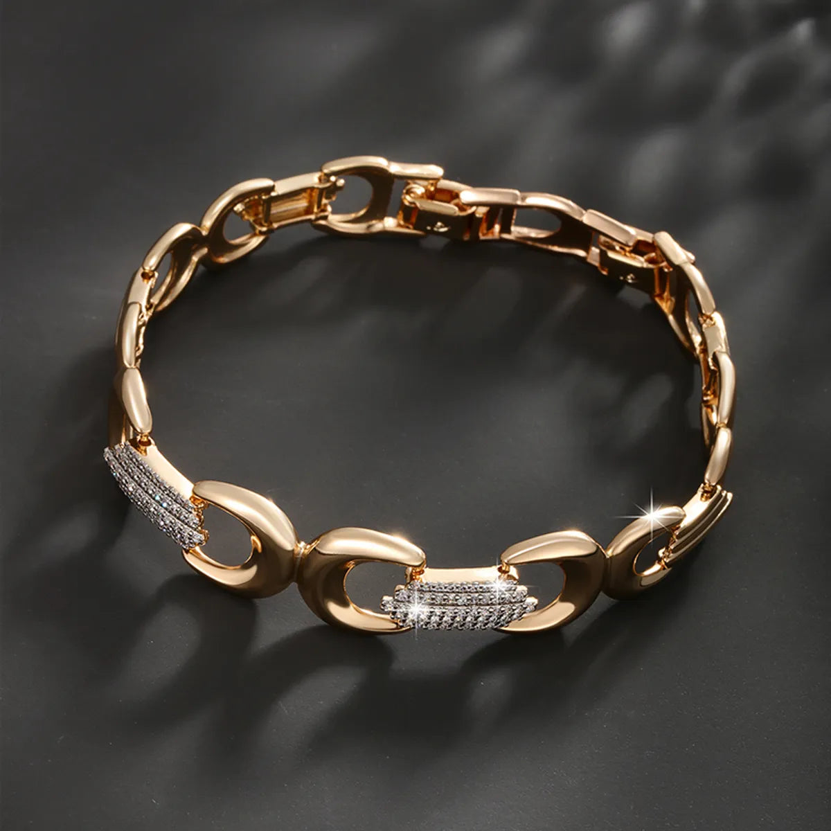 Luxurious Shamrock Irregular Butterfly Alloy Copper Asymmetrical Plating Inlay Artificial Diamond 18k Gold Plated Bracelets