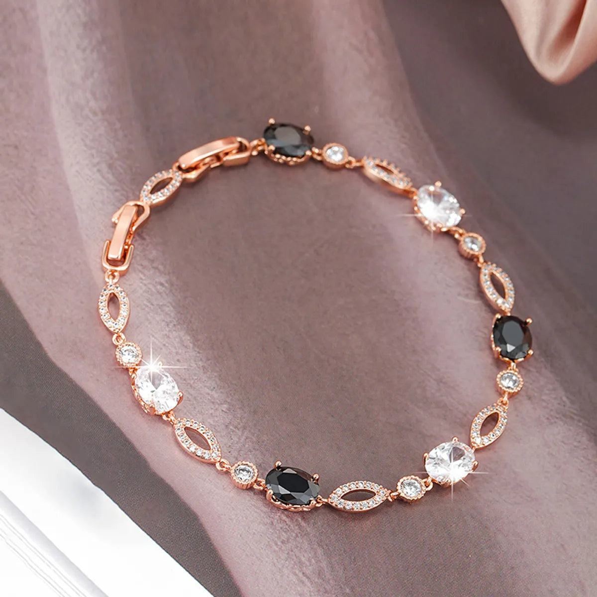 Luxurious Shamrock Irregular Butterfly Alloy Copper Asymmetrical Plating Inlay Artificial Diamond 18k Gold Plated Bracelets