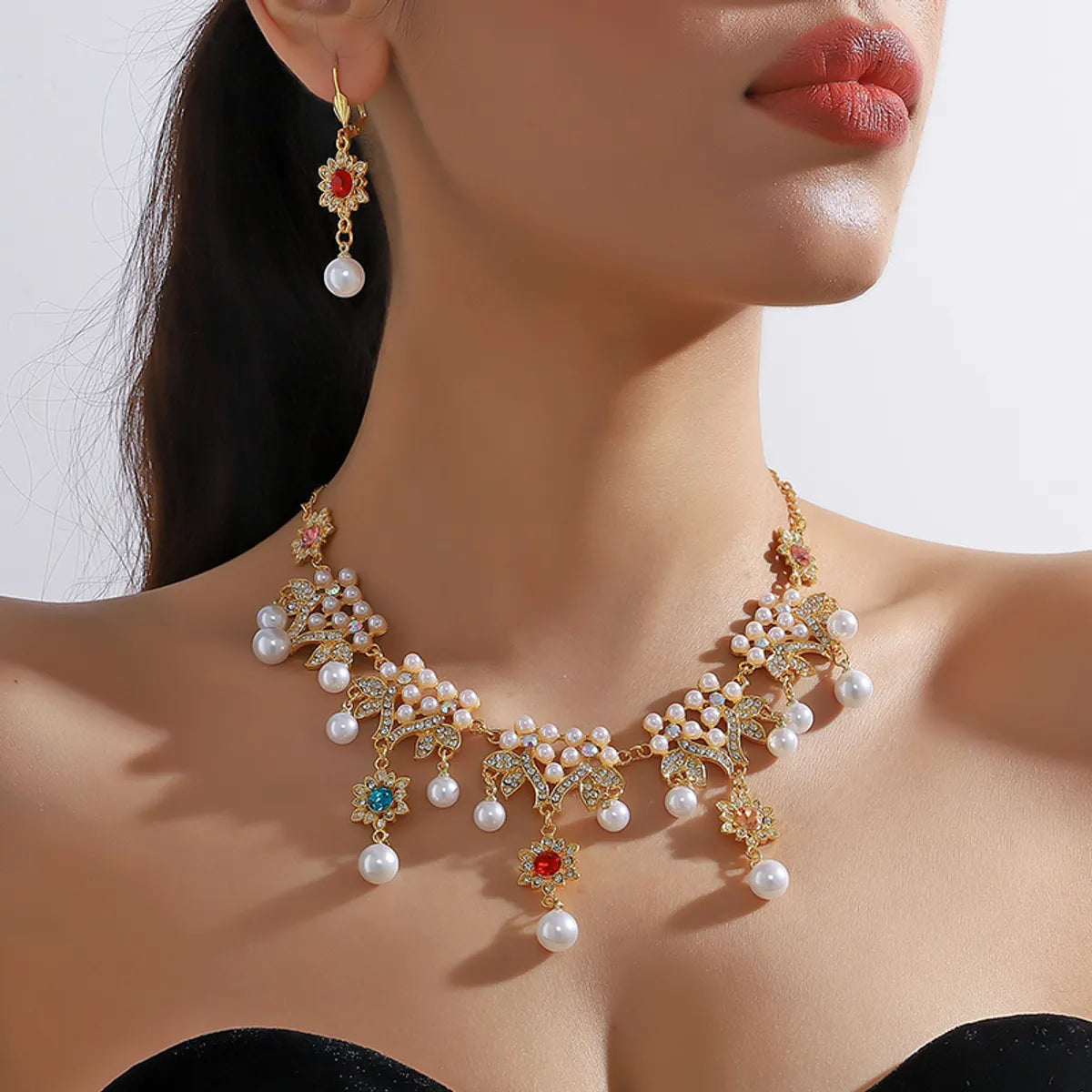 Luxurious Solid Color Alloy Plating Inlay Rhinestones Pearl Gold Plated Women's Jewelry Set