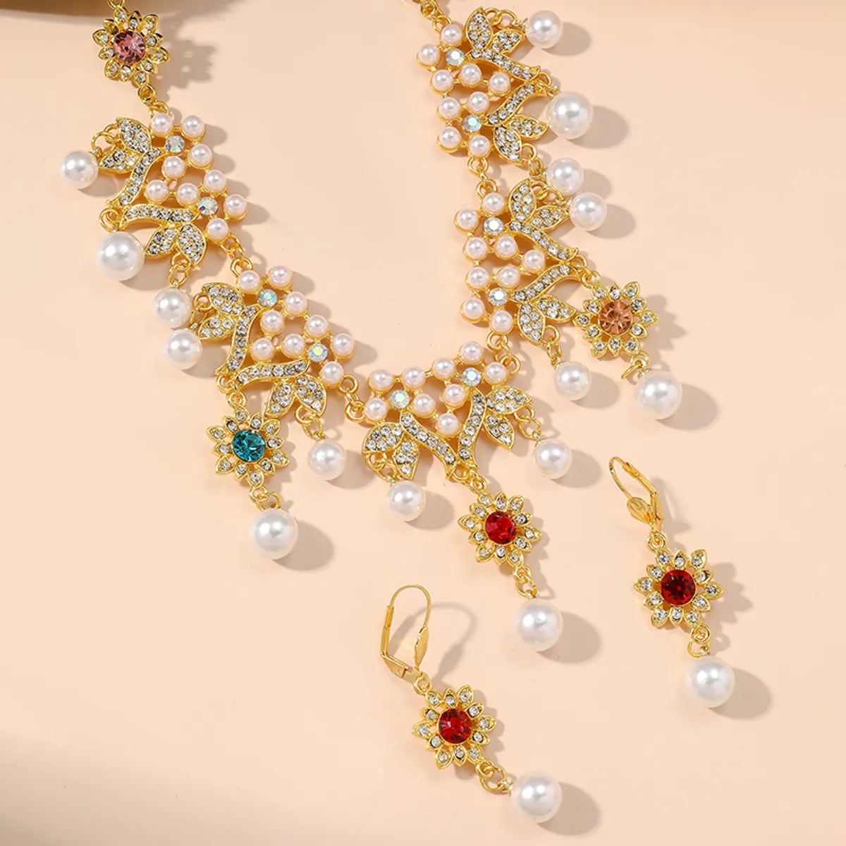 Luxurious Solid Color Alloy Plating Inlay Rhinestones Pearl Gold Plated Women's Jewelry Set