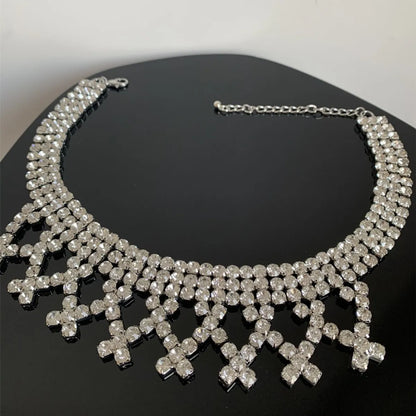 Luxurious Solid Color Silver Plated Rhinestones Alloy Wholesale Necklace