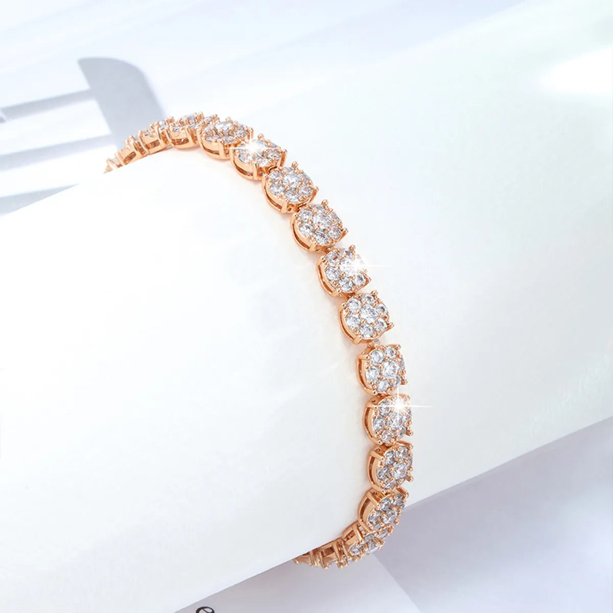 Luxurious Xuping Geometric Alloy Plating Inlay Artificial Rhinestones 18k Gold Plated Women'S Bracelets