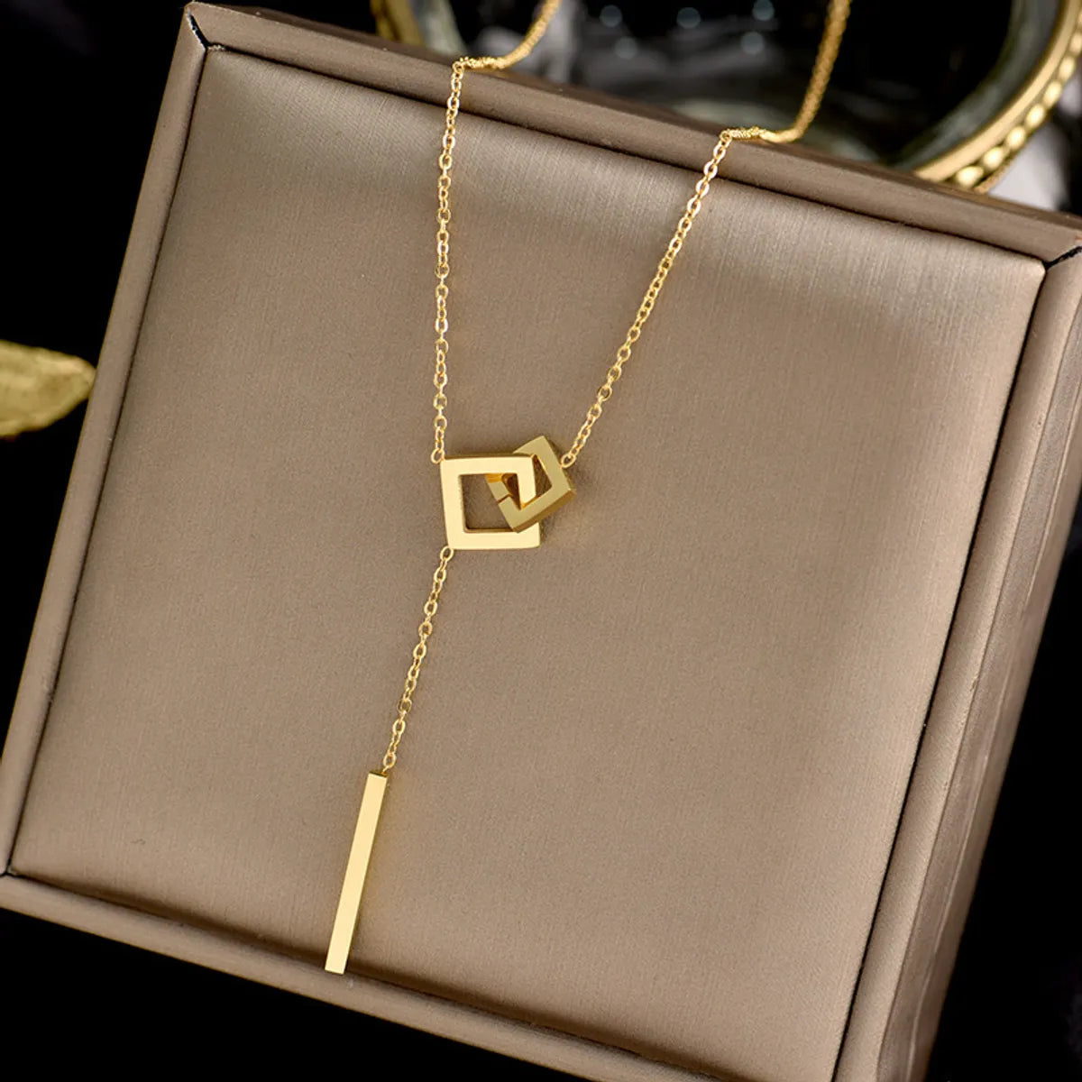 304 Stainless Steel 18K Gold Plated Simple Style Plating Geometric Necklace