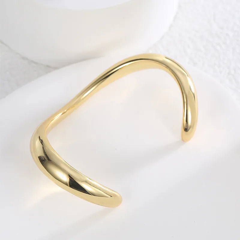 Modern Style Classic Style Commute Solid Color Copper Irregular Twist Plating 18k Gold Plated Cuff Bracelets