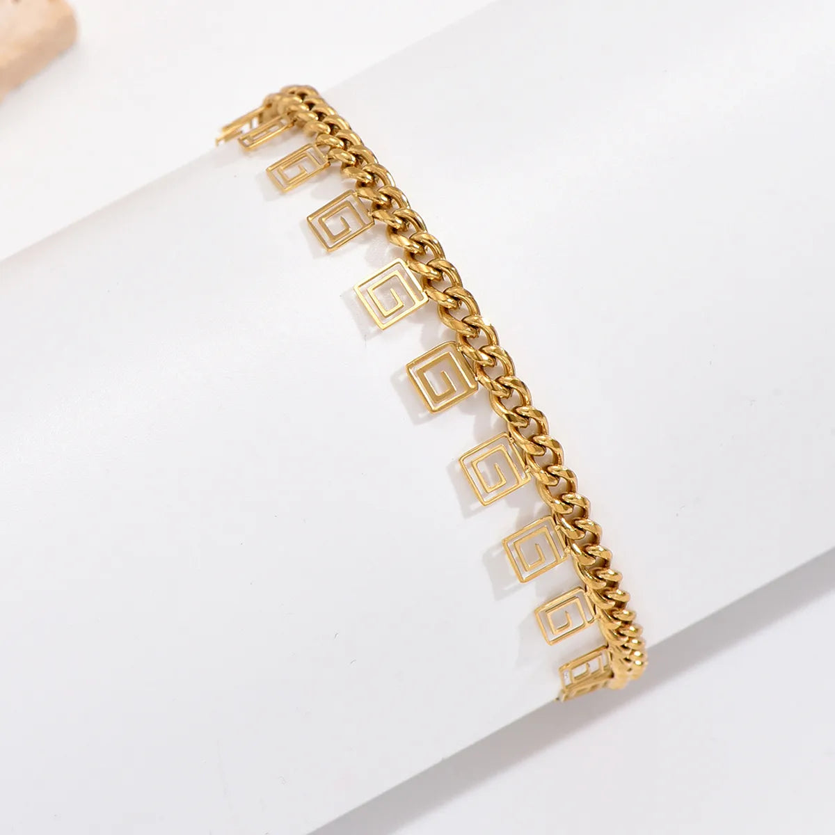 Modern Style Geometric Solid Color 304 Stainless Steel 14K Gold Plated Bracelets In Bulk