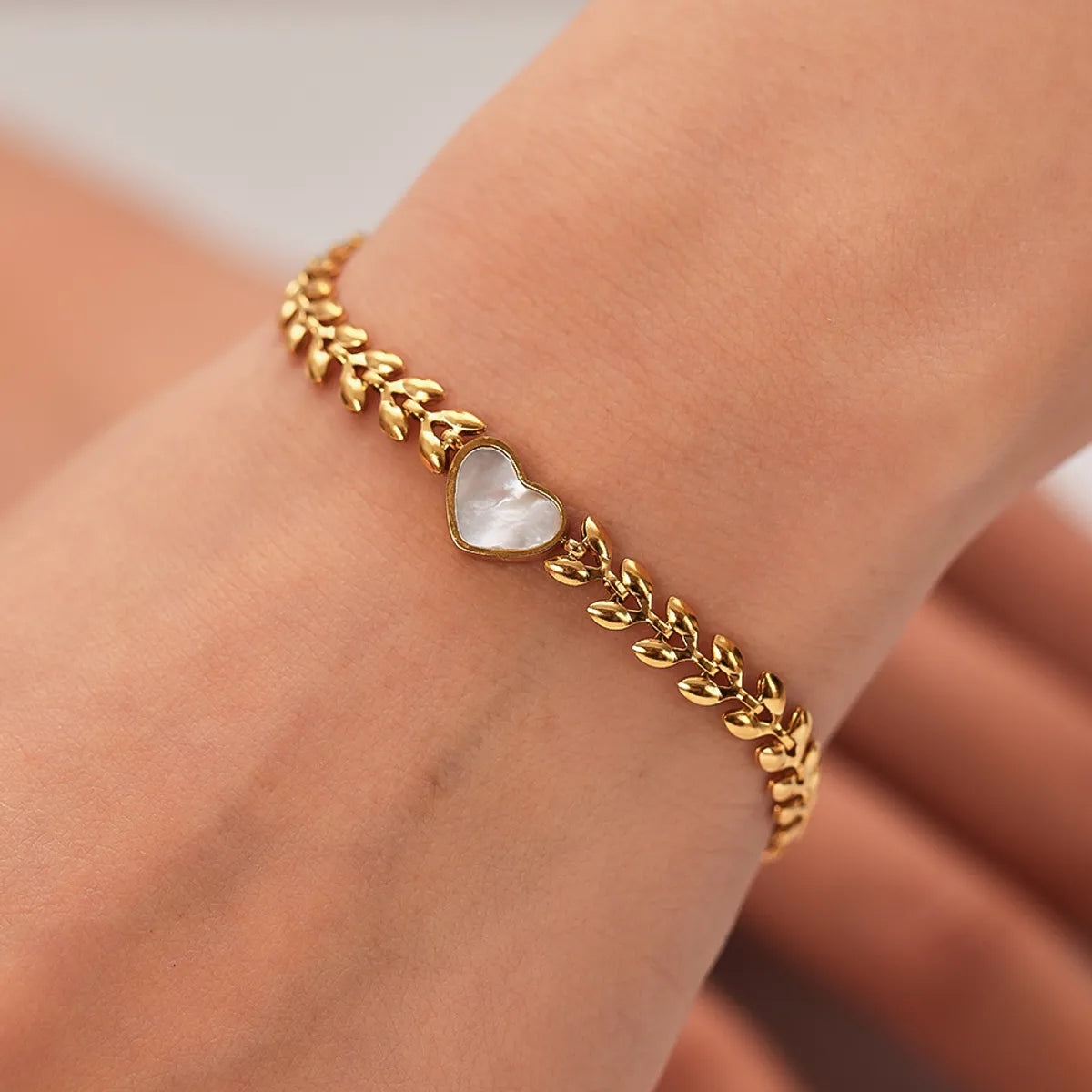 Modern Style Heart Shape Stainless Steel Plating 18k Gold Plated Bracelets