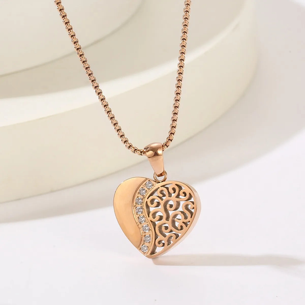 Modern Style Heart Shape Titanium Steel Plating 18k Gold Plated Pendant Necklace