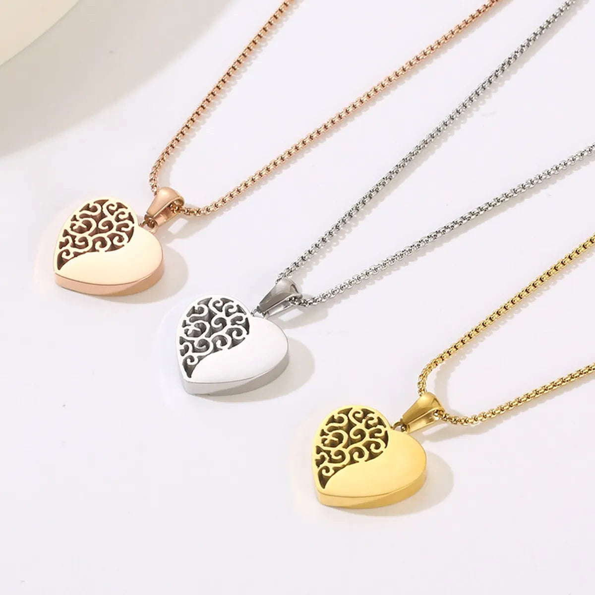 Modern Style Heart Shape Titanium Steel Plating 18k Gold Plated Pendant Necklace