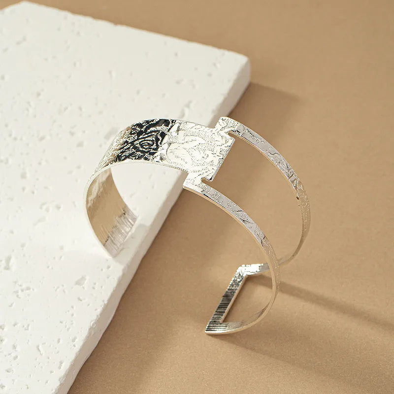 Modern Style Simple Style Solid Color Alloy Plating Women'S Cuff Bracelets