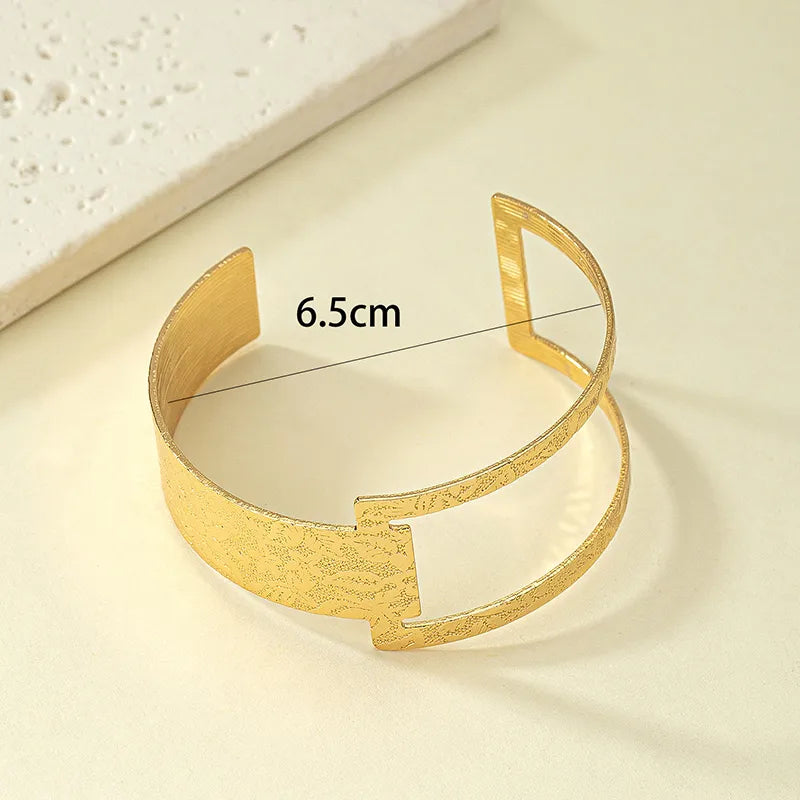 Modern Style Simple Style Solid Color Alloy Plating Women'S Cuff Bracelets