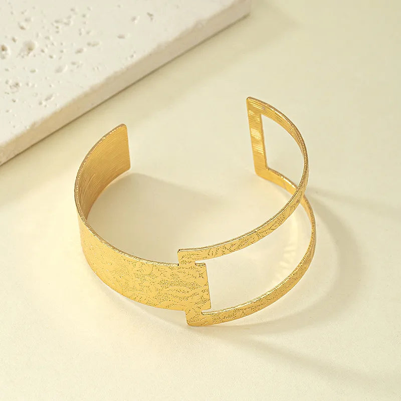 Modern Style Simple Style Solid Color Alloy Plating Women'S Cuff Bracelets