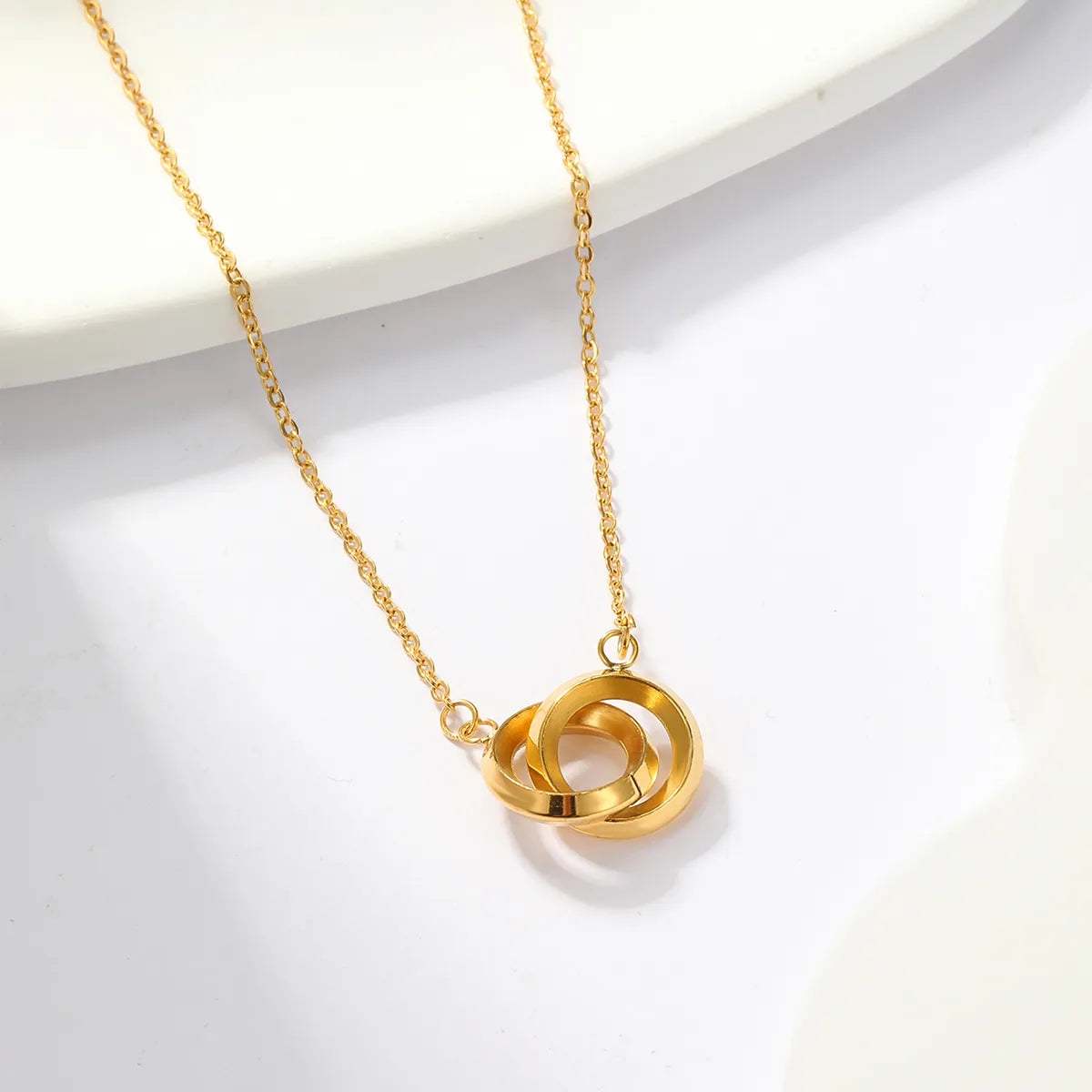 Modern Style Simple Style Solid Color Circle Stainless Steel Plating 18k Gold Plated Pendant Necklace