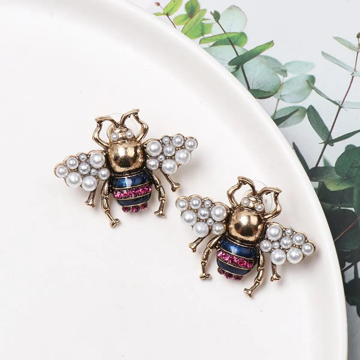 New Bee Pearl Stud Earrings Nhjj155432