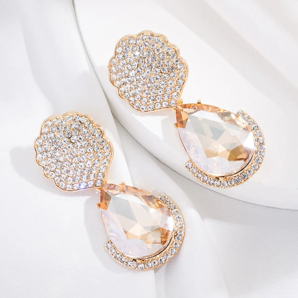 New Diamond-embedded Geometric Drop-shaped Alloy Earrings