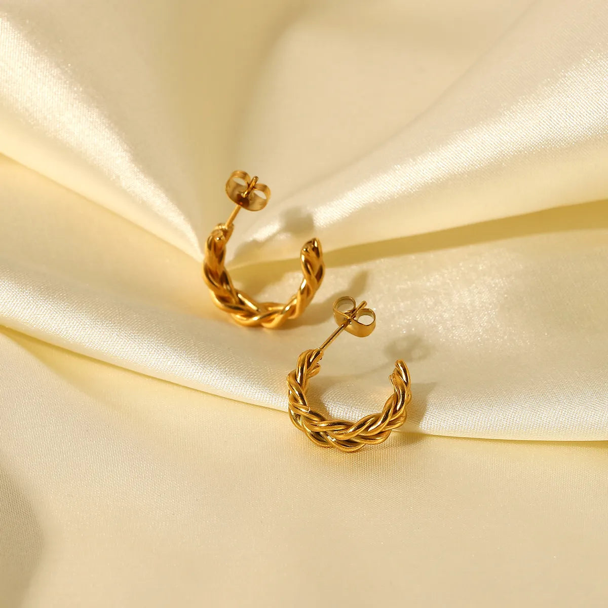 New Fashion Creative 18k Gold Double C Twist C Stainless Steel Ladies Earrings