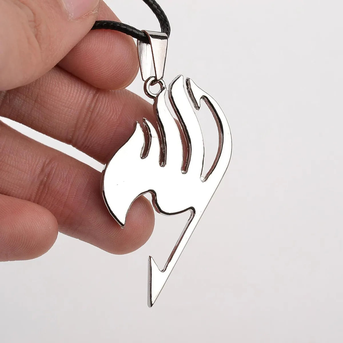 New Fashion Flame Bird Necklace Anime Peripheral Sign Pendant Necklace Wholesale