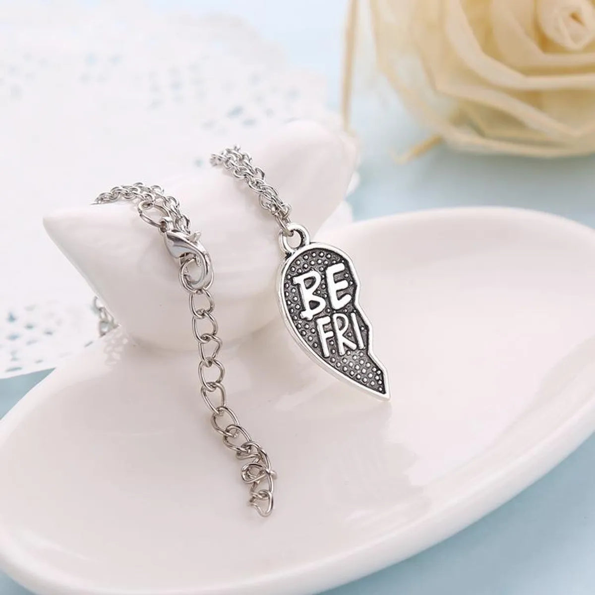 New Fashion Friendship Girlfriends Heart Shaped Broken Heart Best Friends Necklace Yiwu Gooddiy Wholesale