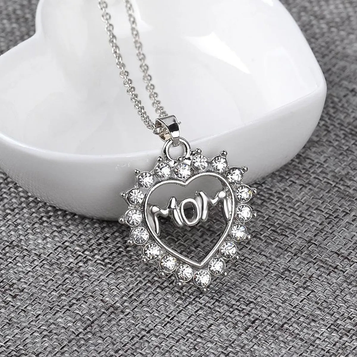 New Fashion Love Diamond Mom Mother&#39;s Day Gift Necklace Wholesale