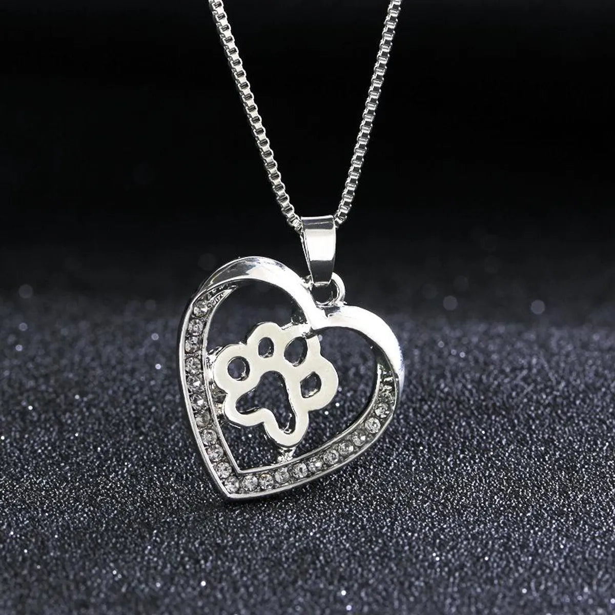 New Fashion Love Peach Heart Necklace Love Dog Paw Hollow Diamond Pendant Necklace Wholesale