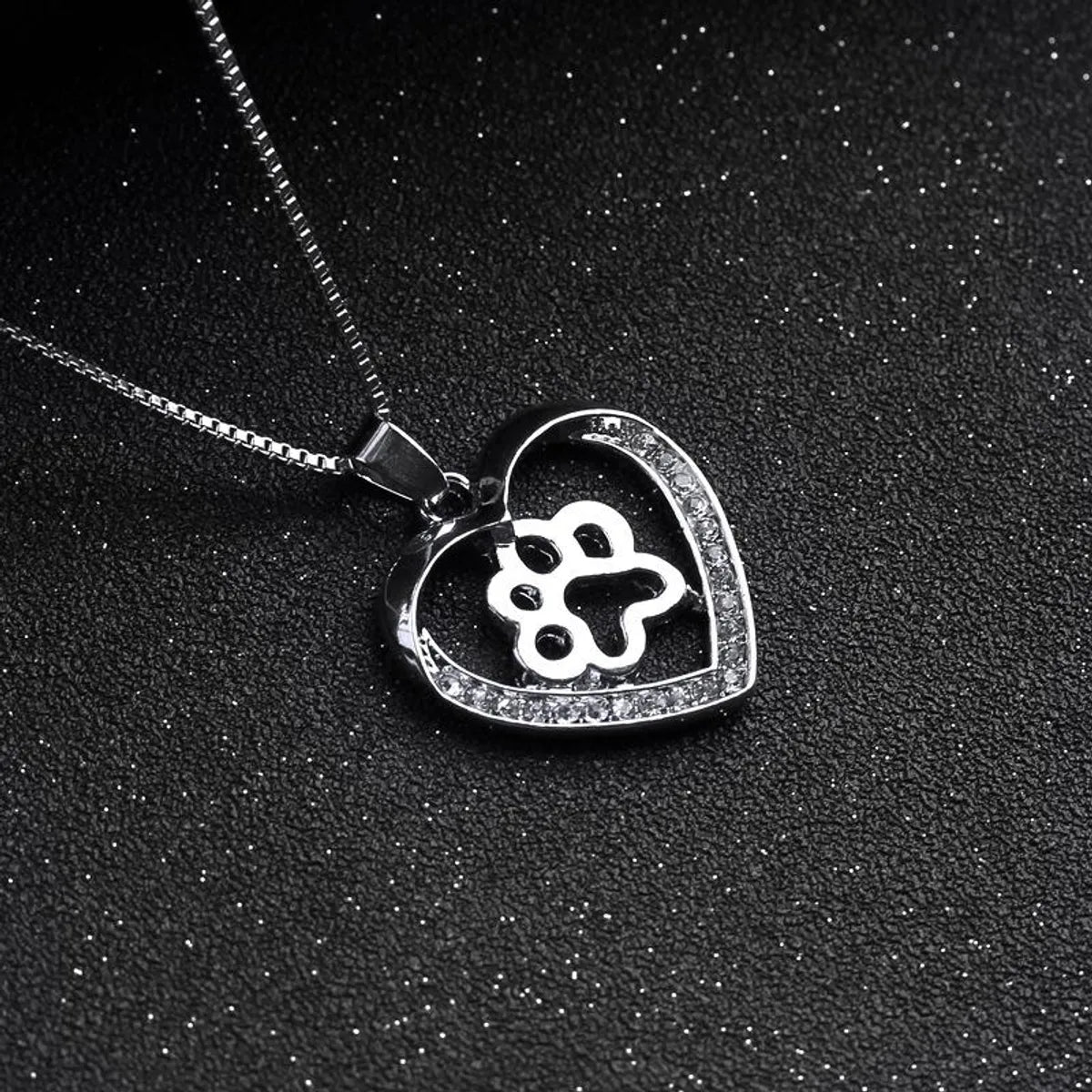 New Fashion Love Peach Heart Necklace Love Dog Paw Hollow Diamond Pendant Necklace Wholesale