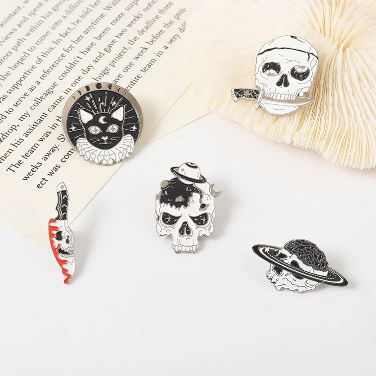 New Halloween Funny Horror Skull Shape Creative Punk Dripping Oil Alloy Badge