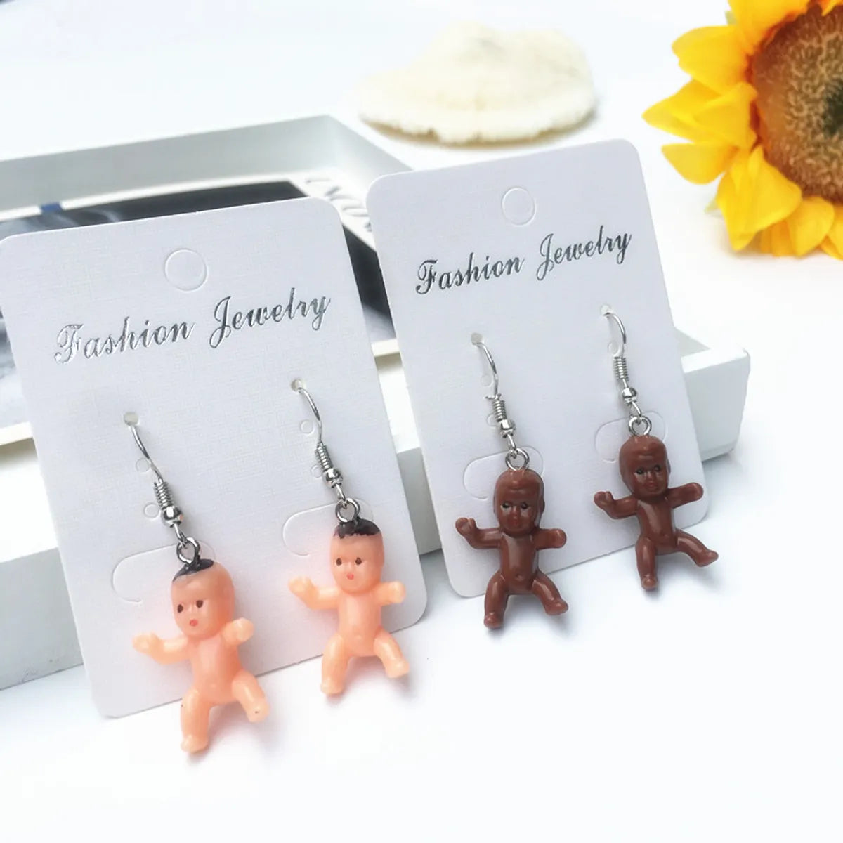 Novelty Doll No Inlaid Earrings