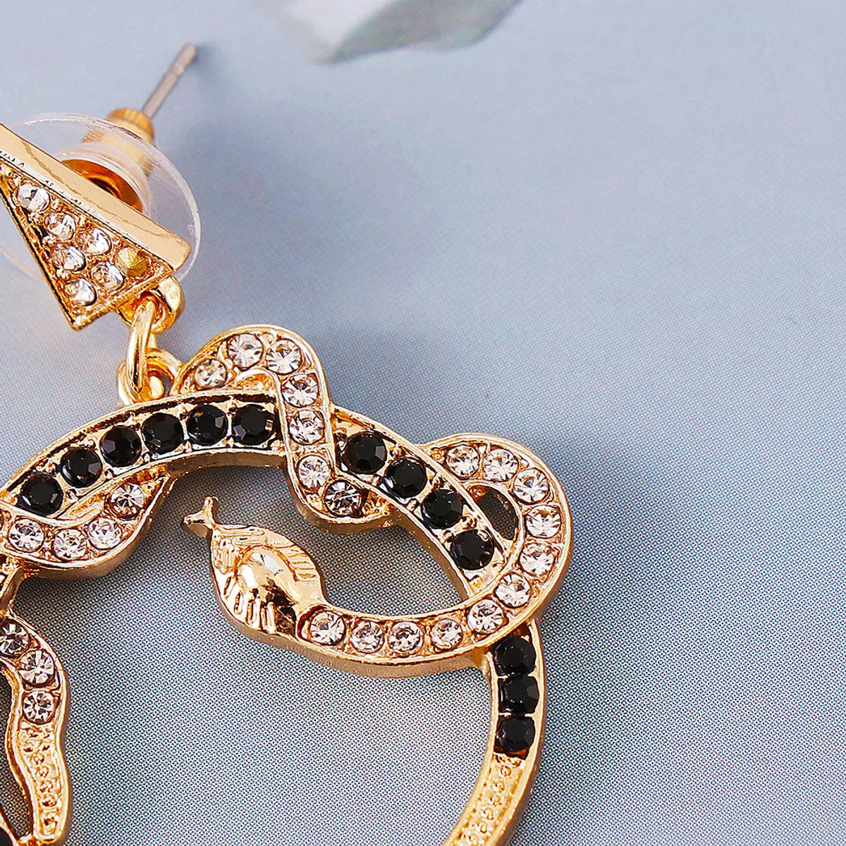 New Retro Exaggerated Coiled Snake Shape Alloy Diamond Earrings