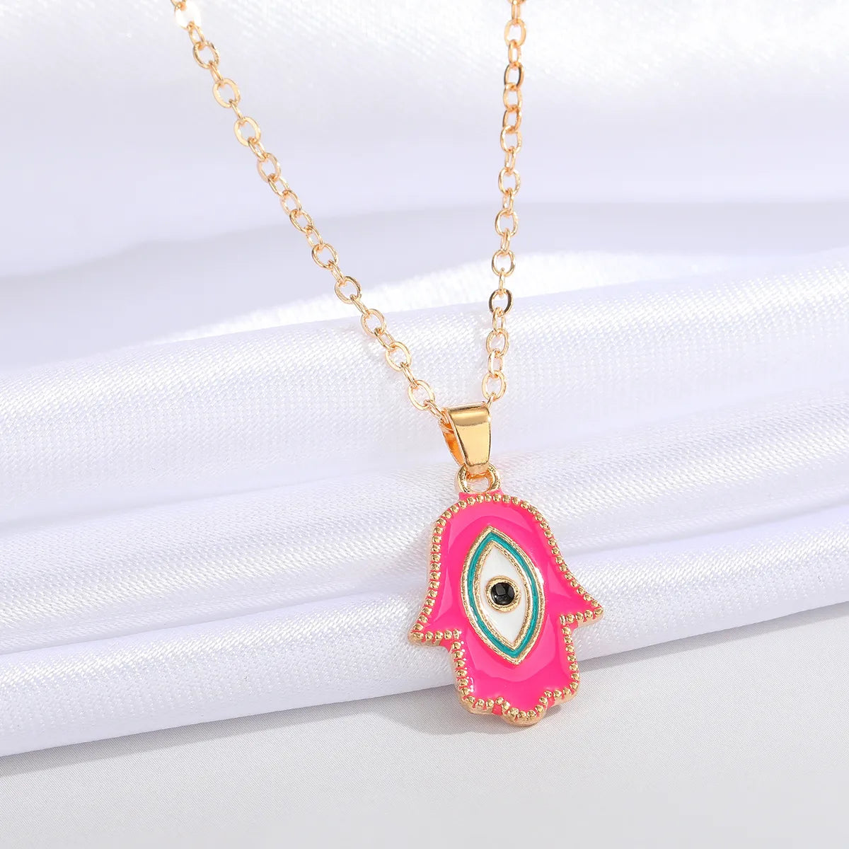 New Retro Palm Inlaid Diamond Vertical Eye Alloy Necklace Wholesale Gooddiy