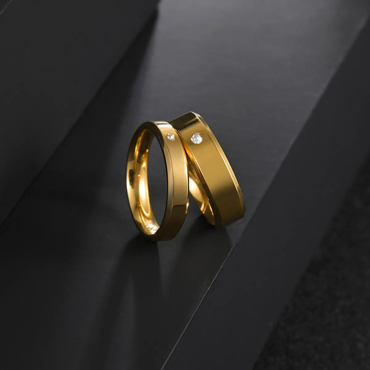 New Simple Double Beveled Edge Gold-plated Stainless Steel Inlaid Zircon Couple Ring