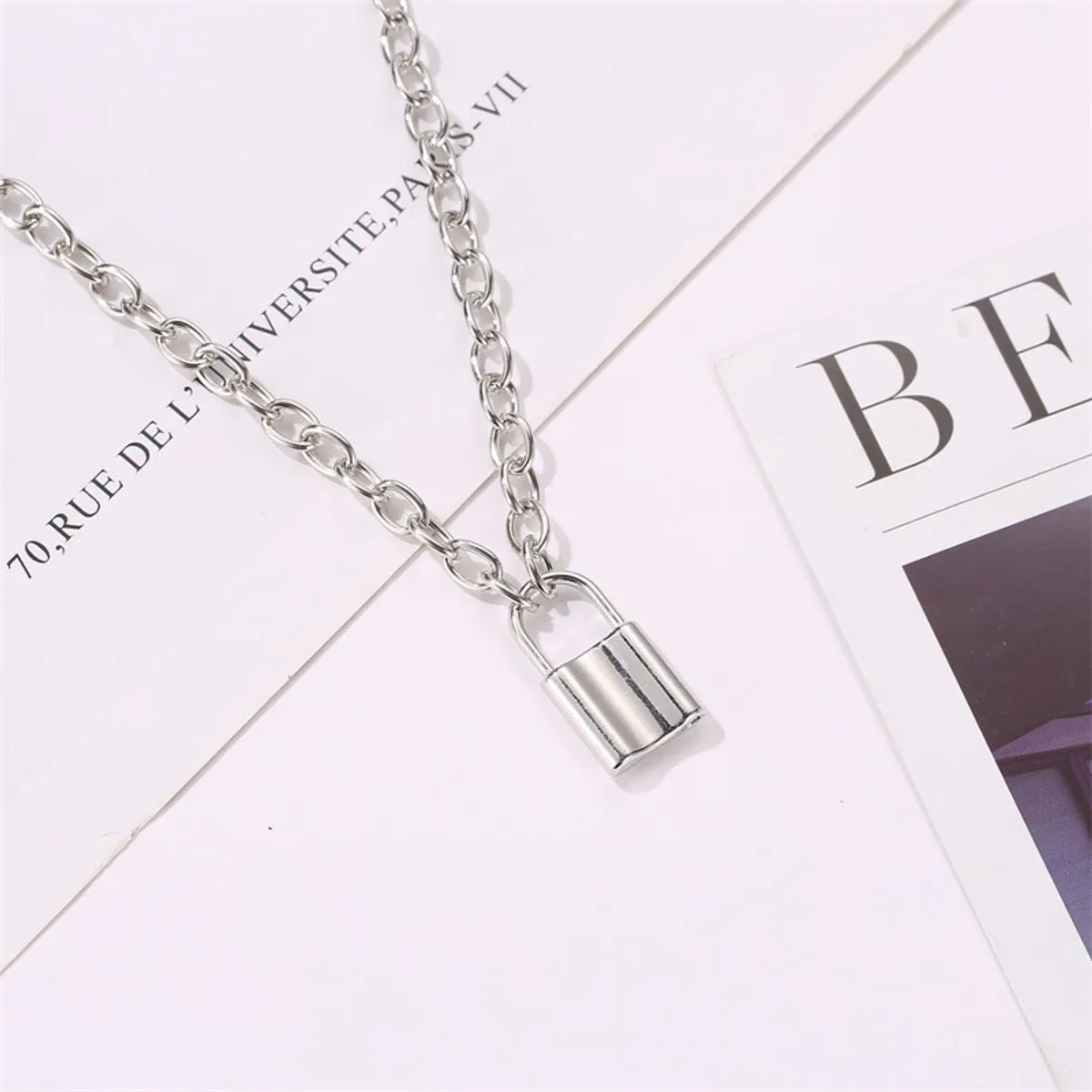 New Simple Retro Metal Short Lock-shaped Alloy Pendant Wild Clavicle Chain Necklace For Women