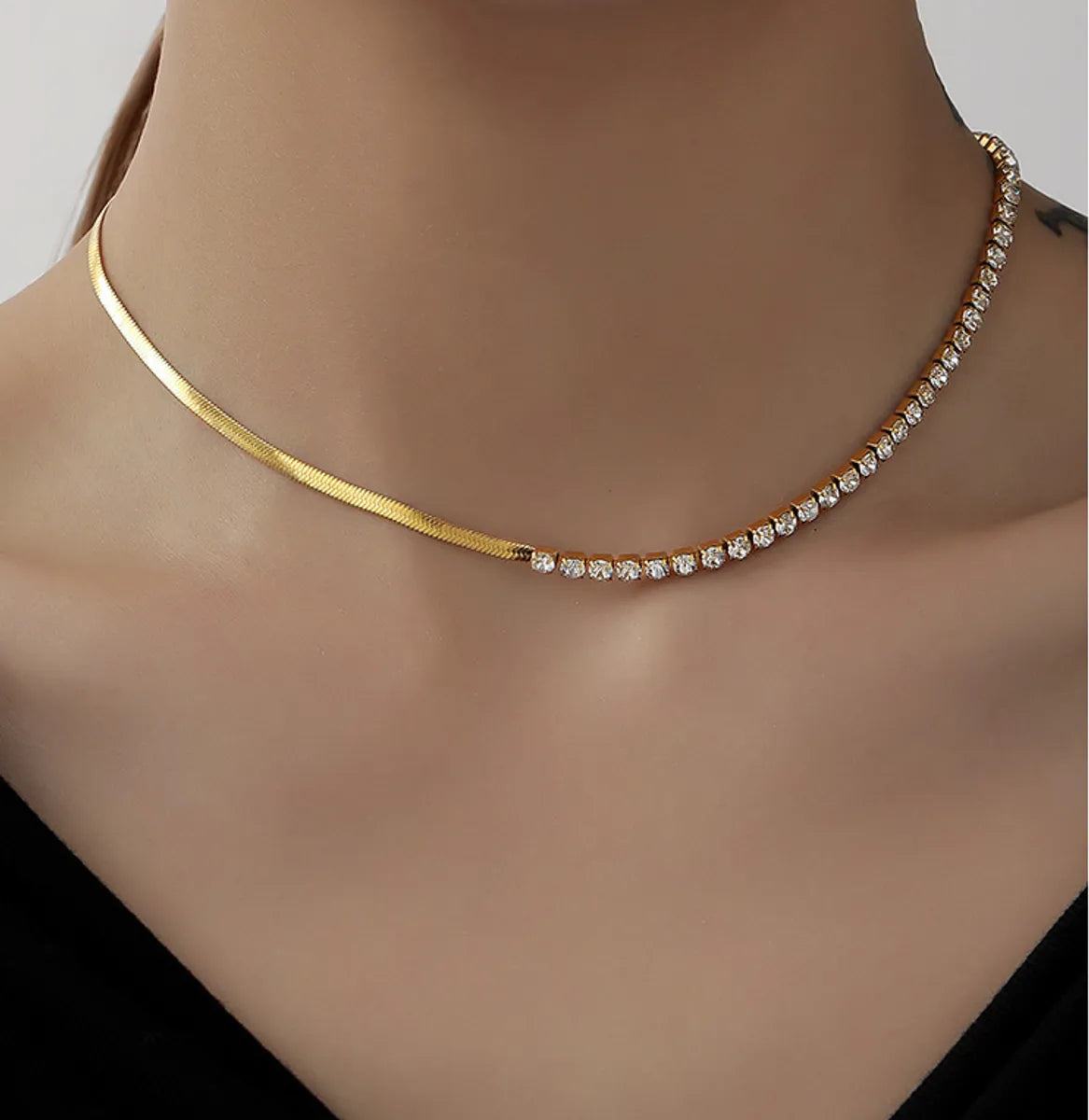 Vintage Style Geometric Titanium Steel Inlaid Gold Artificial Diamond Choker