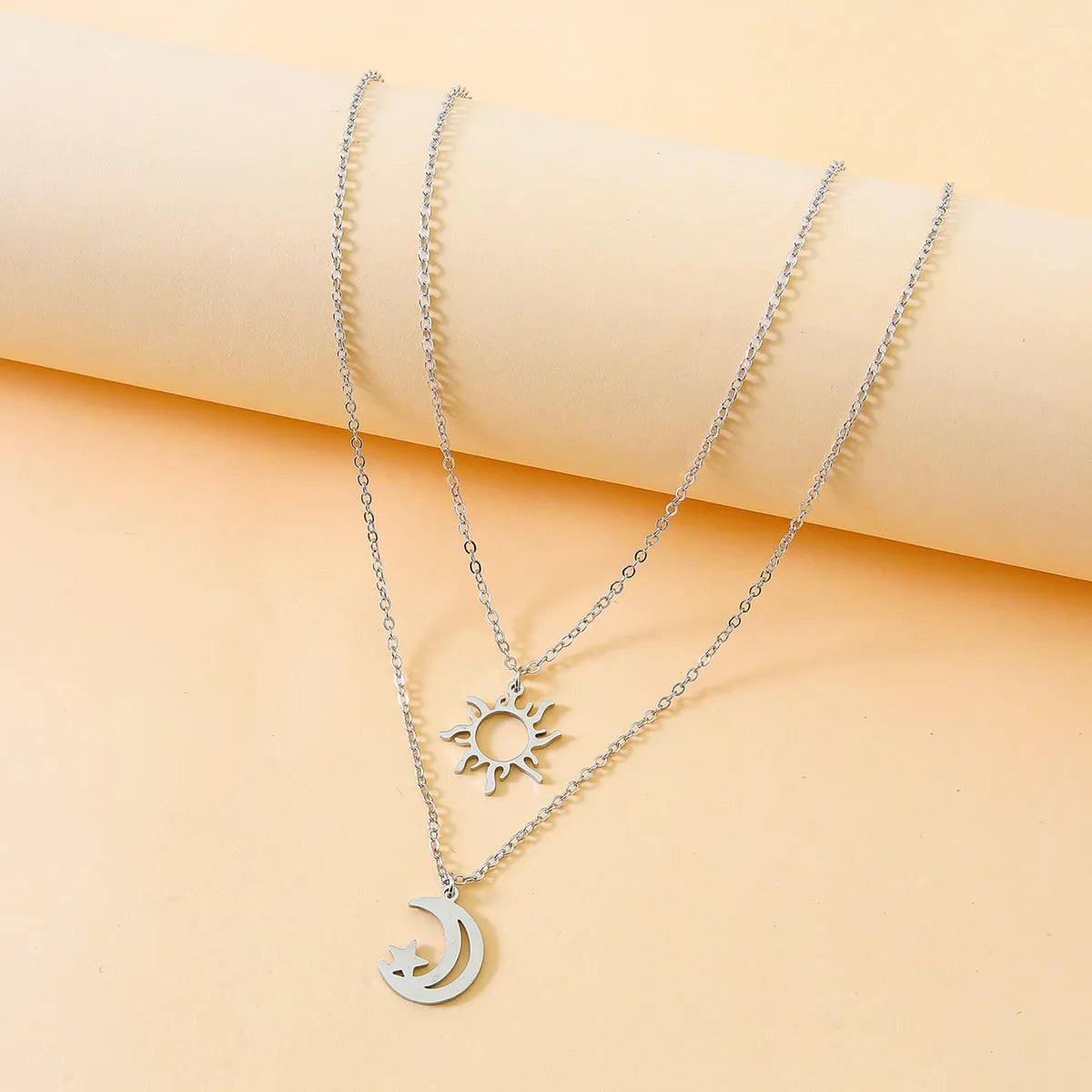 New Sun Moon Good Friend Card Creative Stainless Steel Sun Moon Clavicle Chain 2 Piece Set