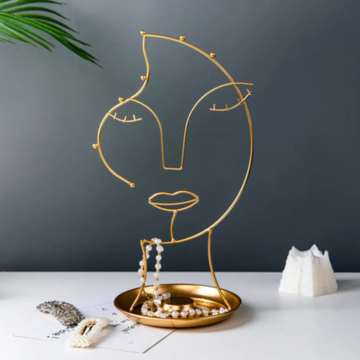 Nordic Style Modern Style Human Face Iron Jewelry Rack