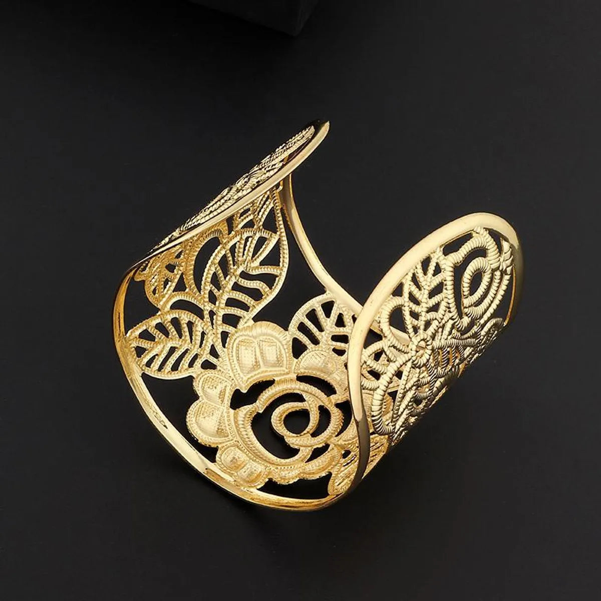 Openwork Rose Fine Alloy Bracelet Nhnz136262