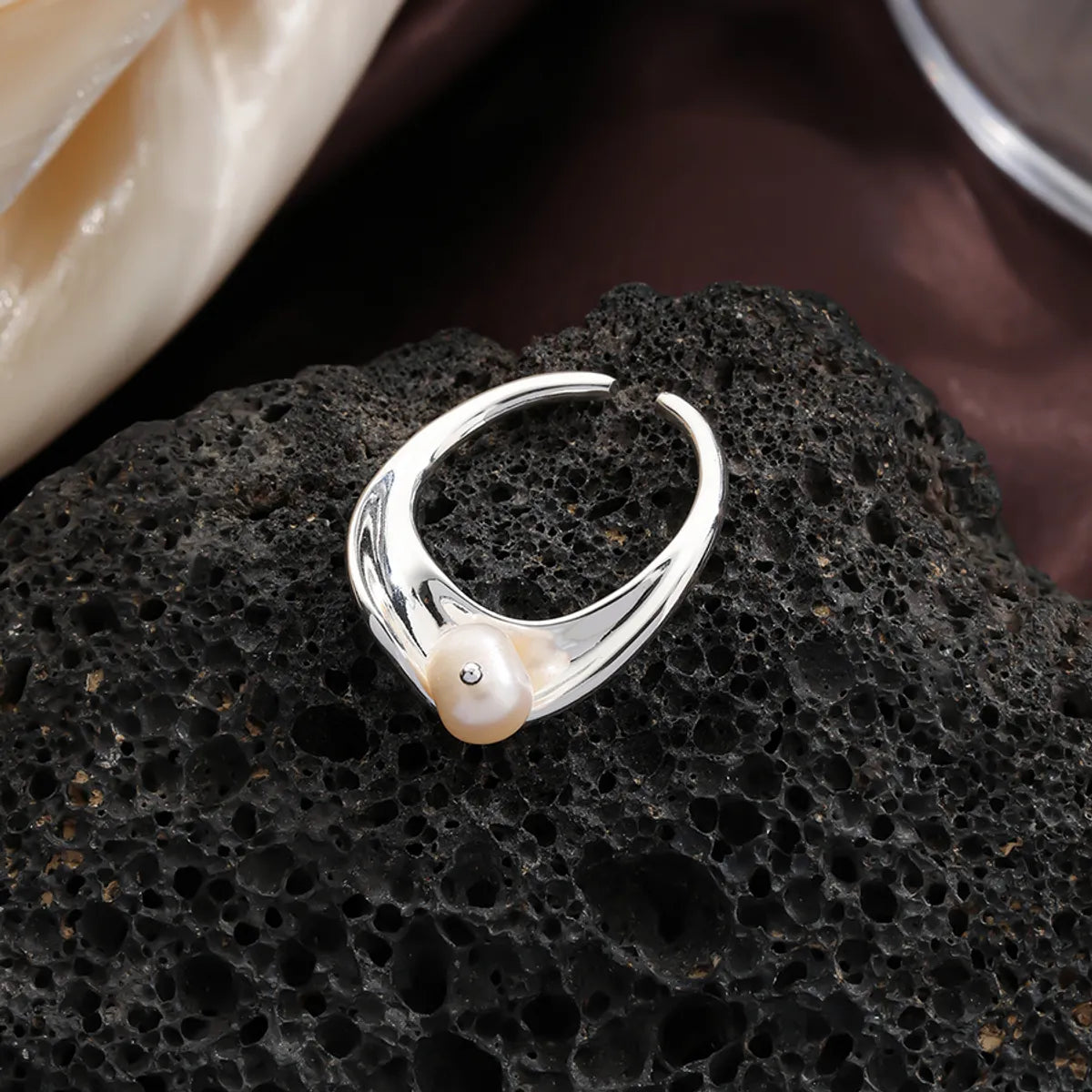 Original Design Simple Style Round Freshwater Pearl Copper Plating Inlay Pearl 18k Gold Plated Silver Plated Open Rings